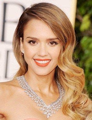 Jessica Alba Body Measurements Height Weight Shoe Bra Size。